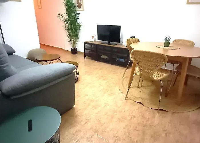 Apartamento Céntrico En By Bebalmy *